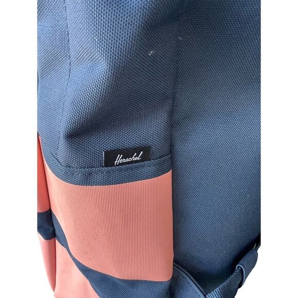 Herschel Supply Heritage Navy bookbag - Picture 10 of 10